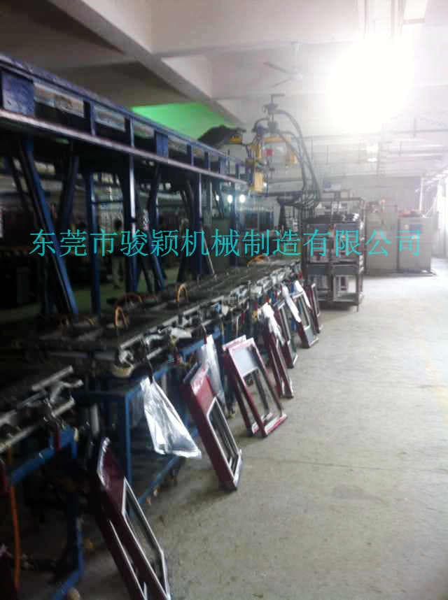 Insulated pipe foaming