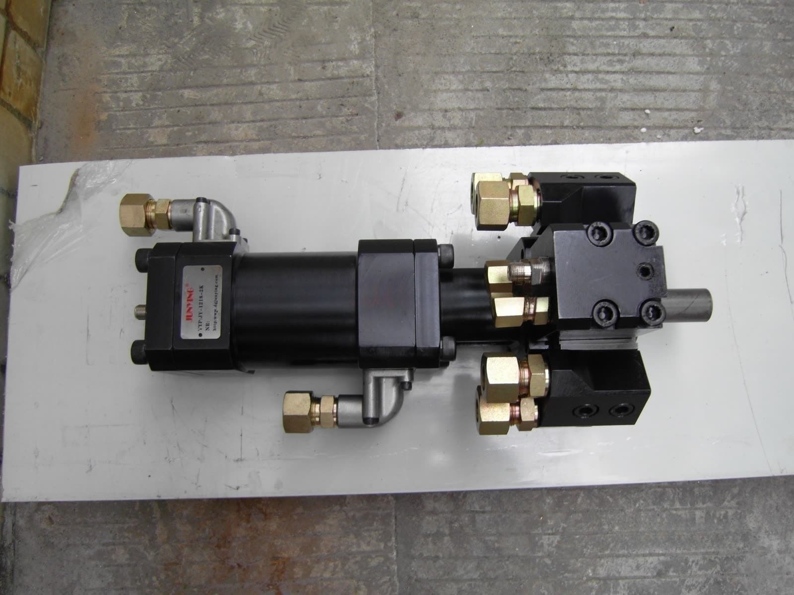 High-Pressure Mixing Head detail 9