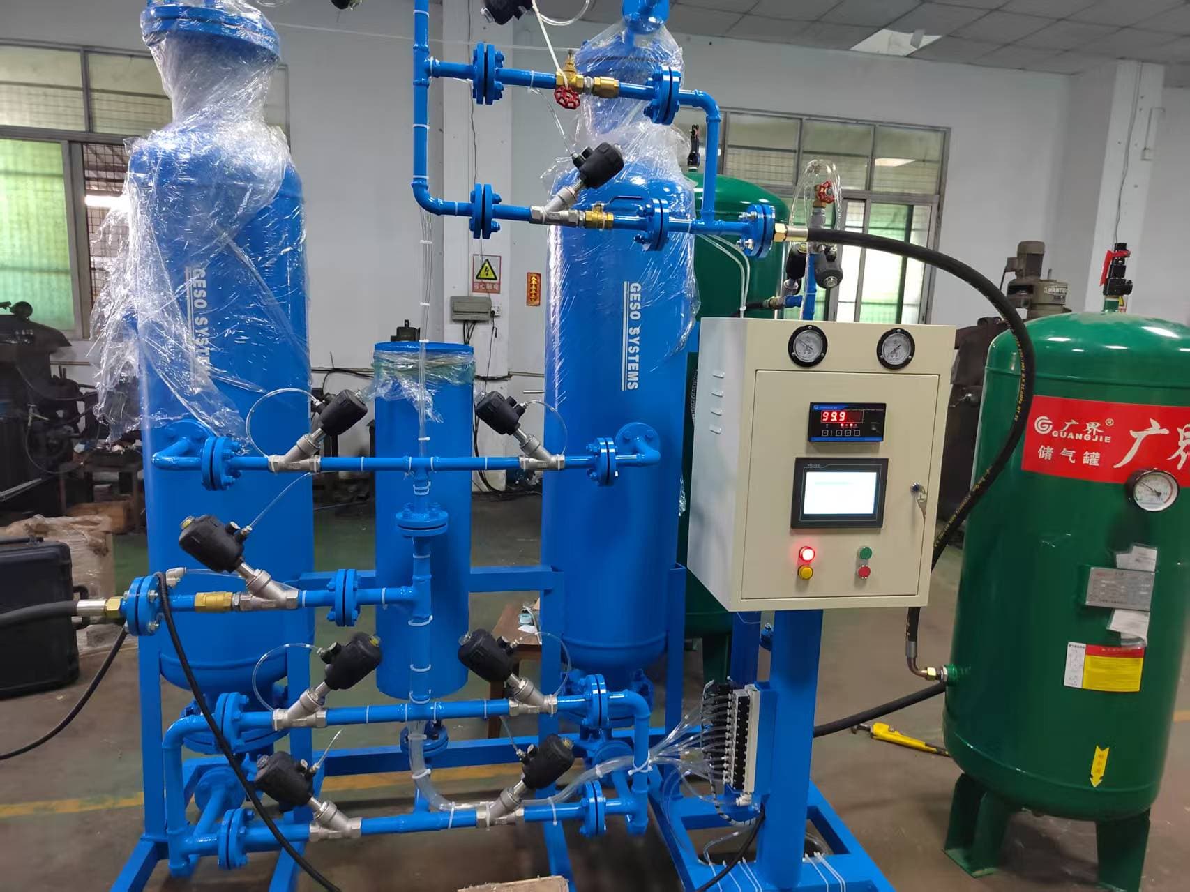 Large-scale nitrogen generator