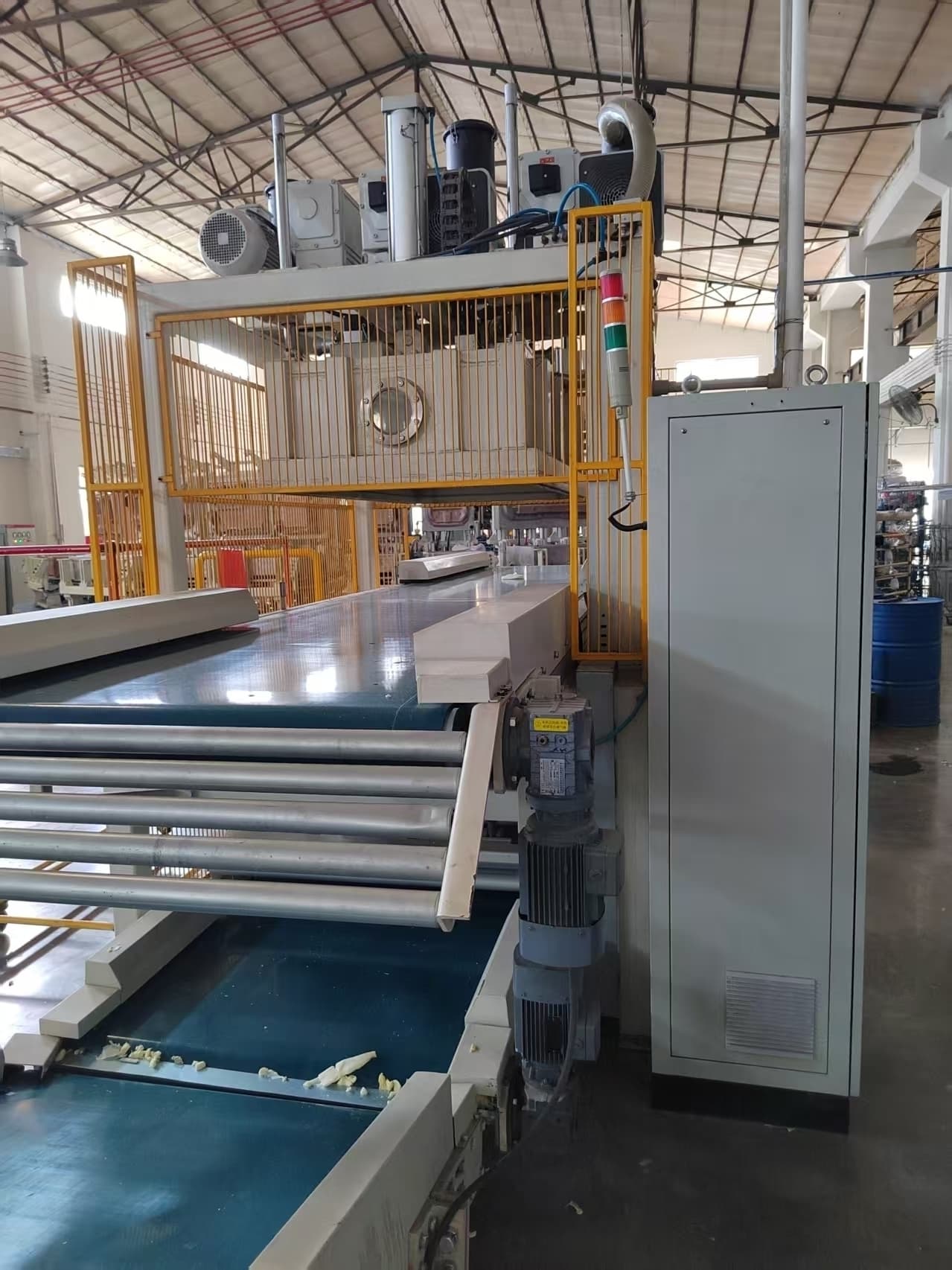 Vacuum roller cell-opening machine